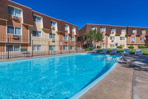 Pine Crest Apartment pool